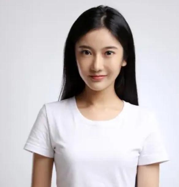 清华最美证件照女神曾是高考双料状元有颜值更有实力