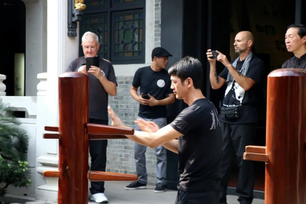 老人,下至垂髫孩童练习咏春拳蔚然成风佛山咏春无影手传统黐手比赛