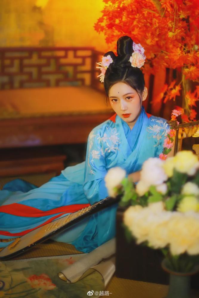 汉服小仙女 夜半回眸梦继昨 腾讯新闻