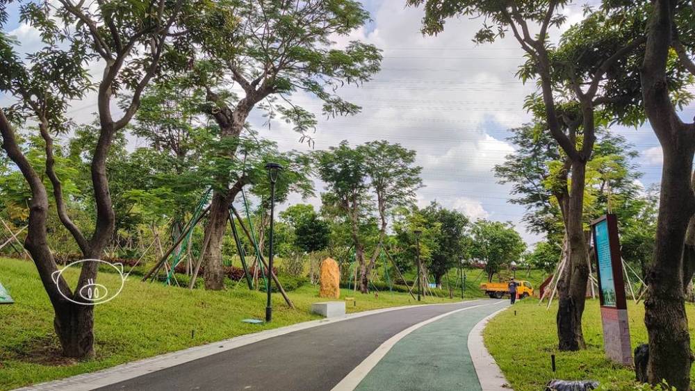 佛山5200万年前火山口换新颜变身王借岗公园