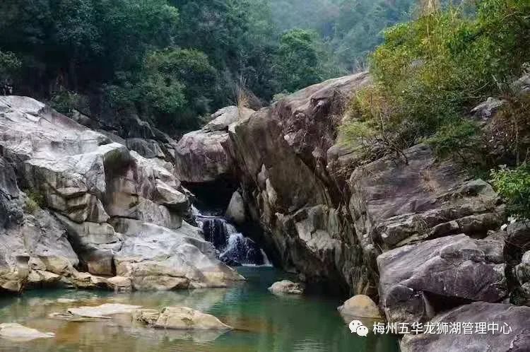 五华龙村出现自然的鬼斧神工,走进冰川时代的景点