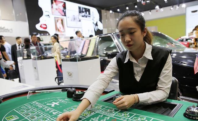 澳门荷官:见证赌桌千万流水,还要忍受赌客们输钱后的拳打脚踢