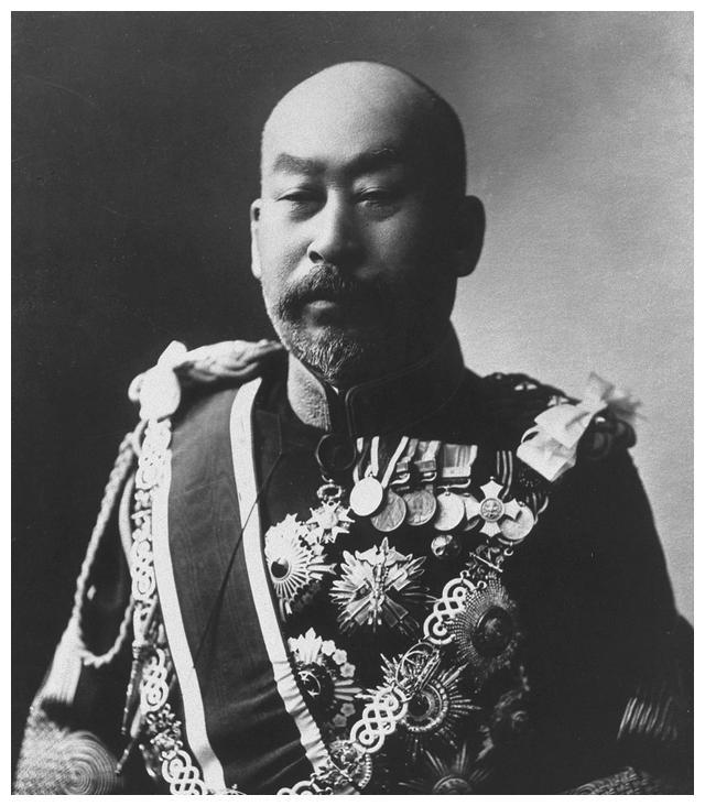 1915年,张赴日属朝鲜参加朝鲜博览会,在汉城(今首尔)见到日本朝鲜总督