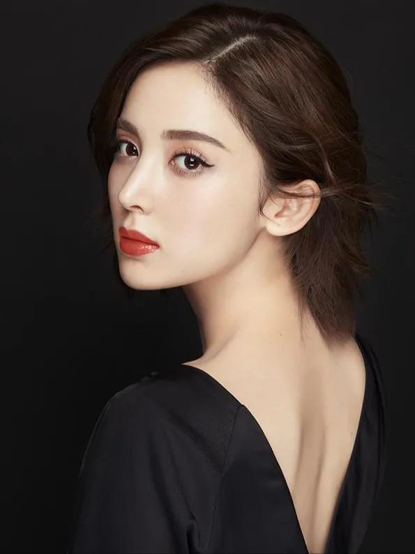 古力娜扎:最美校花秒变最惨明星!她经历了怎样的煎熬?