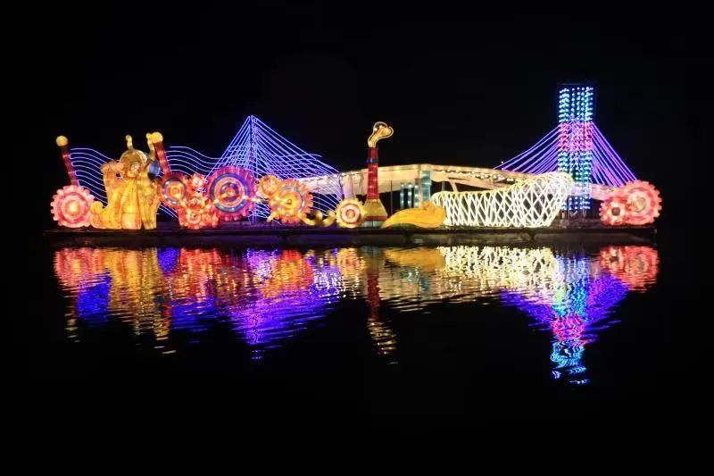 2021年舞钢市第十八届水灯节"七一"前亮灯,正在紧张安装中