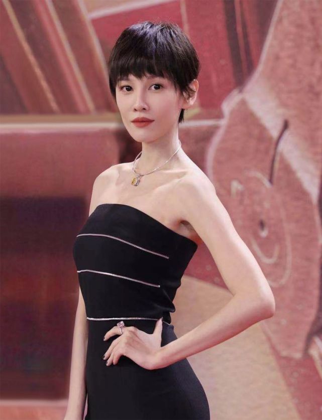 克拉光芒流转,闪耀红毯瞬间 演员张蓝心佩戴i do高级定制珠宝亮相上海