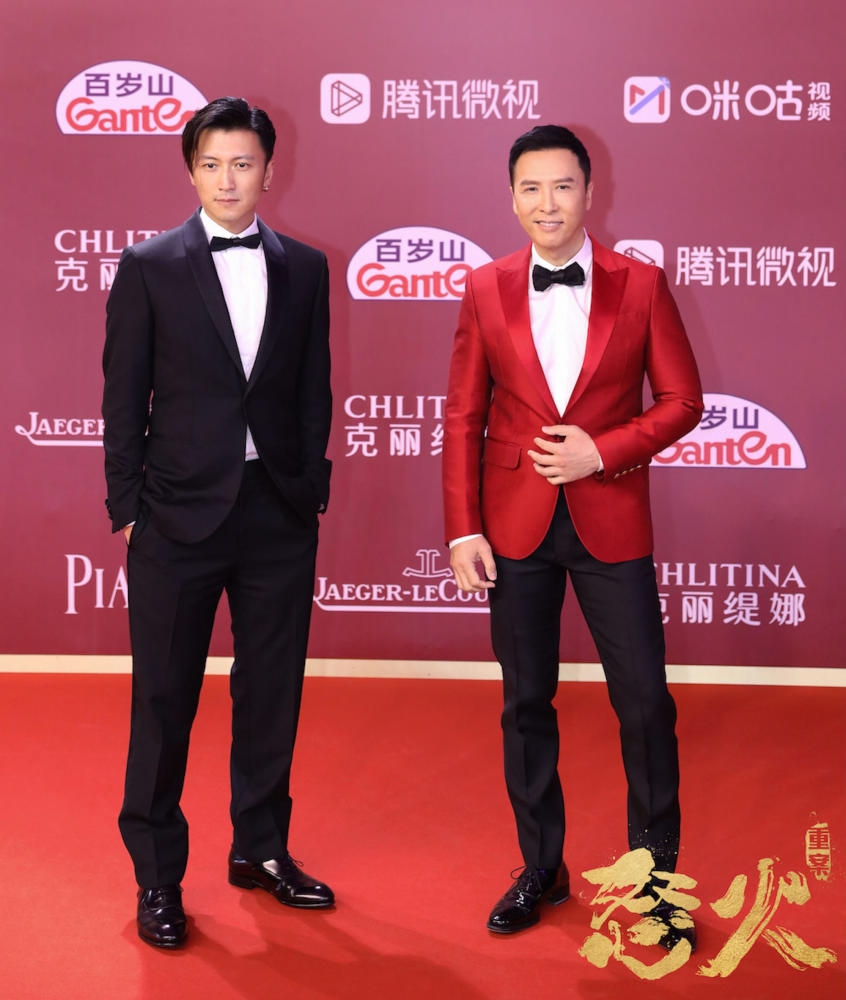 怒火重案剧组亮相上影节开幕红毯甄子丹谢霆锋两人互动有点甜