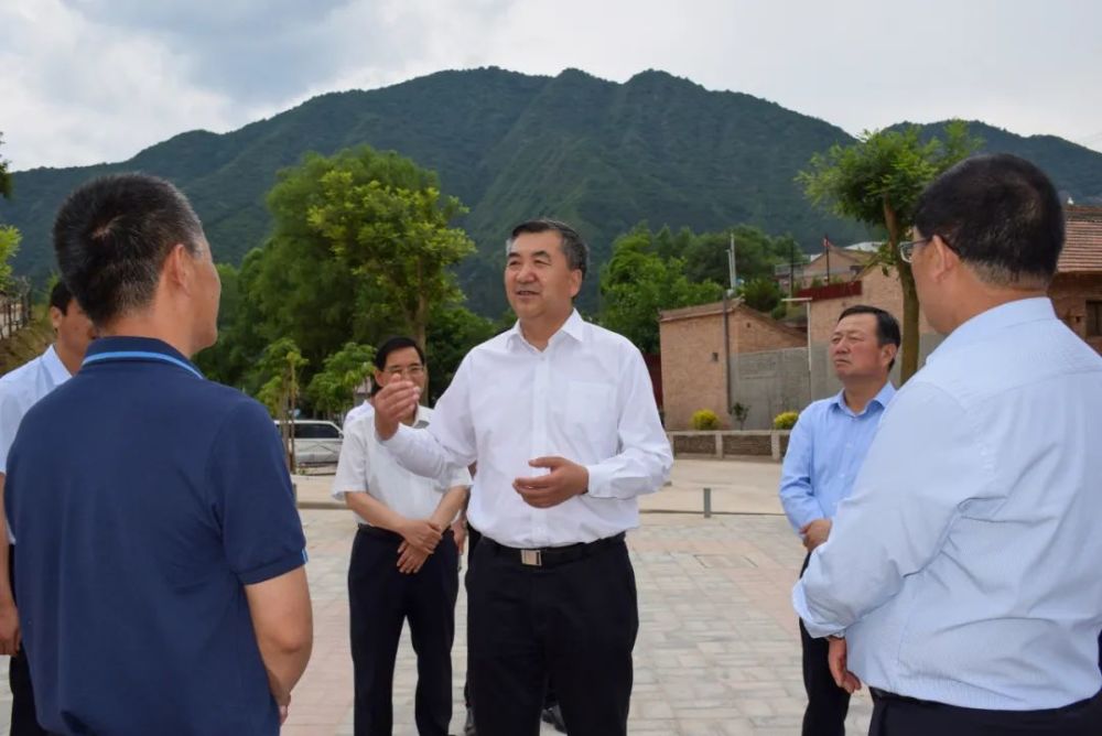 郭承录在崆峒区调研指导工作