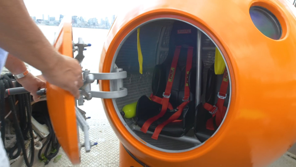 大叔造末日救生舱,海啸地震都不怕,日本人抢疯了!