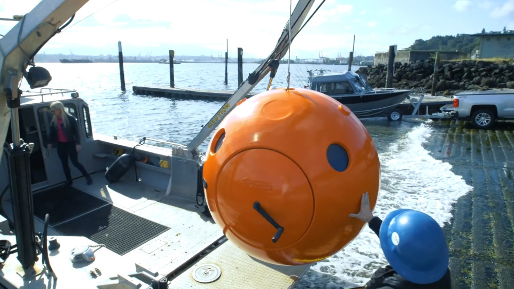 大叔造末日救生舱,海啸地震都不怕,日本人抢疯了!_腾讯新闻