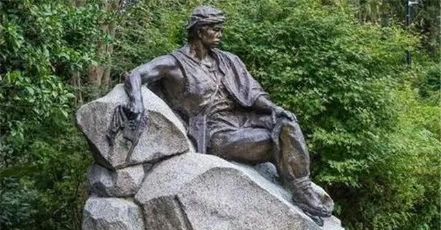 他错杀袁文才王佐使井冈山失守,后来饮弹自尽,建国后评为烈士