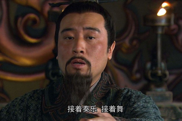 接着奏乐,接着舞",另外一个是《大宅门》白占安 "吐口水".