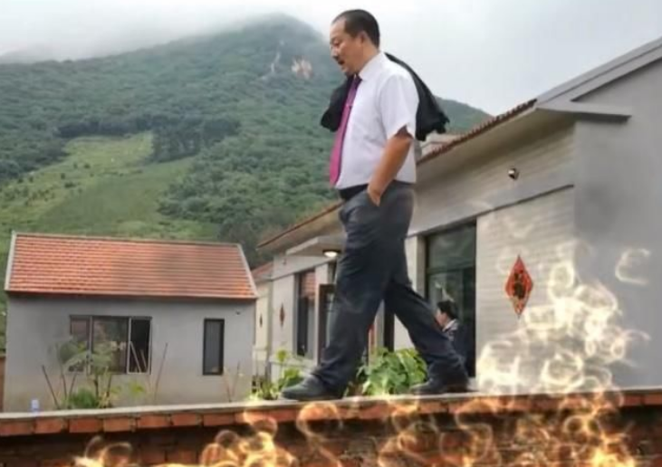 《乡村爱情15》拍摄欢乐多,喜欢作妖的谢广坤又上树了