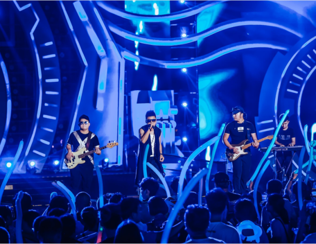 与你一同在夏夜邂逅元气满满的新生代华晨宇魔音赛道全国12强乐风艺社