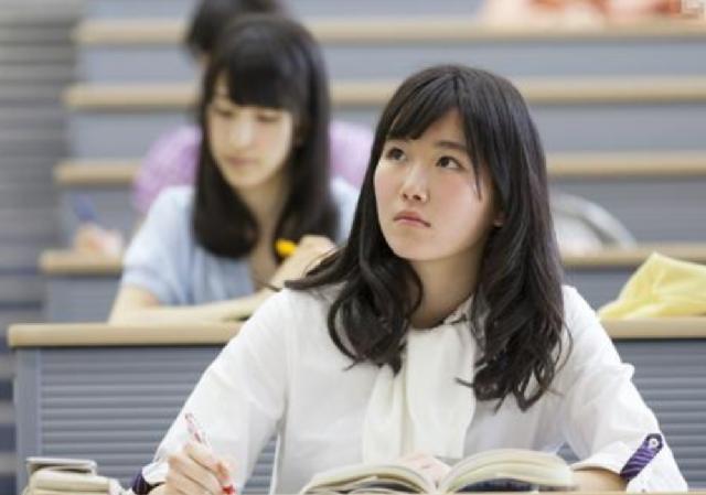 大学生逐渐沦为 社会底层 昔日的风光消失不见 原因何在 腾讯新闻