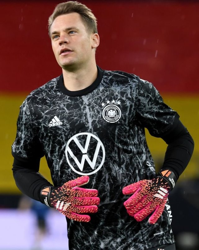 门将 10. 赫拉德基 (芬兰) 9. 古拉奇 (匈牙利) 8.