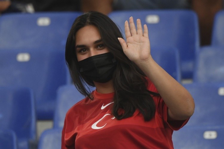 小基耶萨女友因西涅妻子因莫比莱妻子