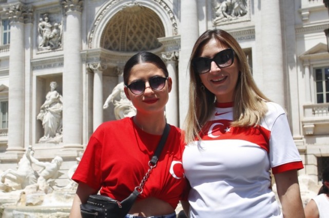 小基耶萨女友因西涅妻子因莫比莱妻子