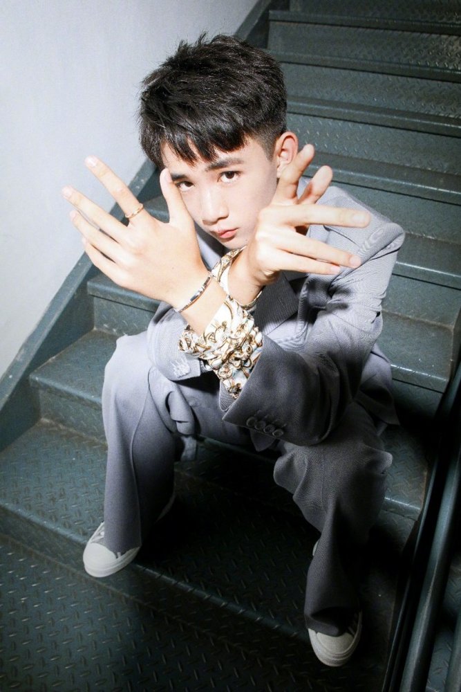 荣梓杉车库金属大片