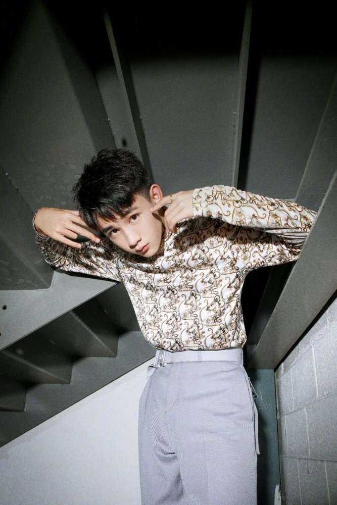 荣梓杉车库金属大片