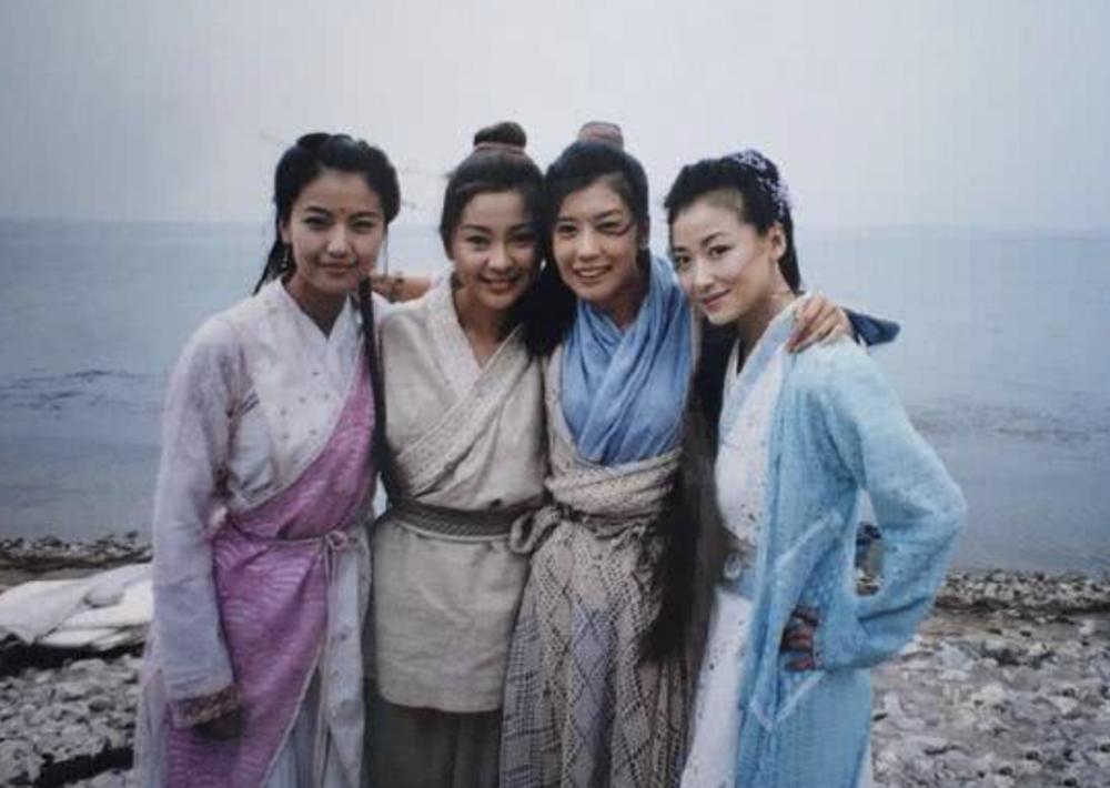 是那个在03版《倚天屠龙记》中与高圆圆,贾静雯一同合作过并饰演其中