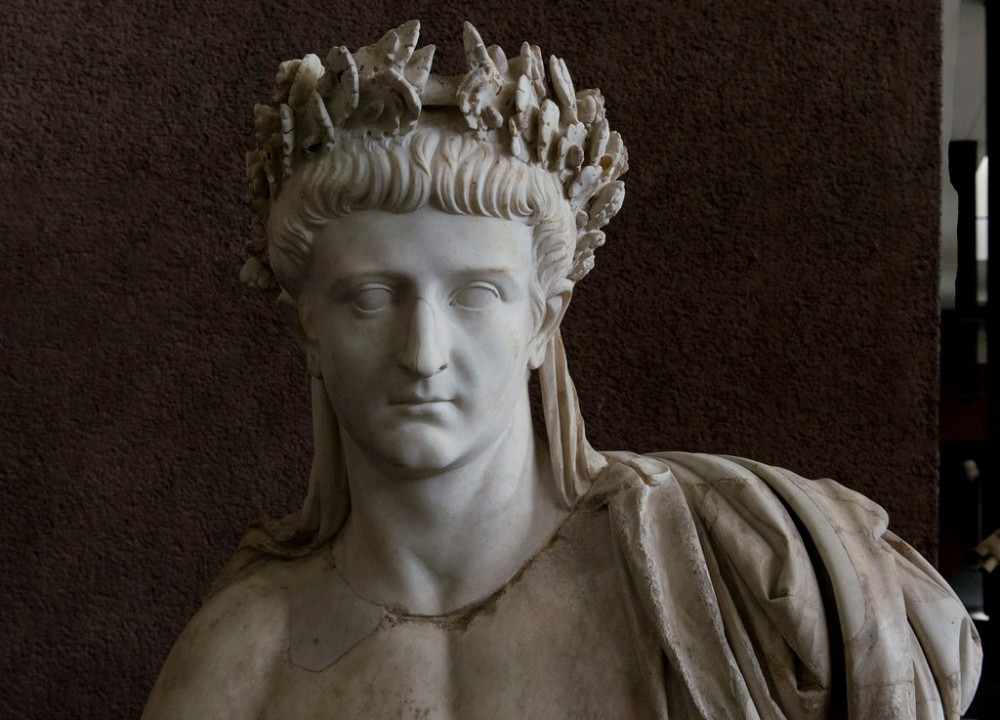 寡妇杀手提比略,眼珠一瞪:子侄中毒,儿媳饿死,耶稣被送上天!