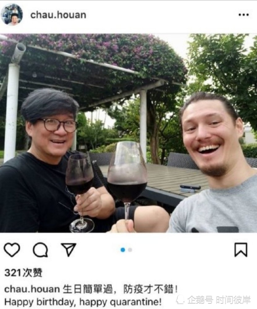 60岁的周华健和31岁儿子周厚安的合影