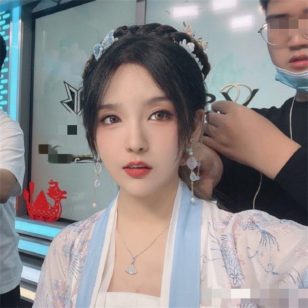 继楚淇事件后电竞圈rita再因汉服造型引争议网友笑了