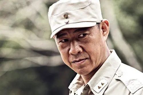 65岁张丰毅和55岁李若彤偶遇:两个加起来120岁的人,太炸了!