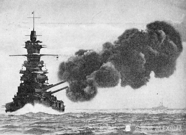 坦克与战列舰对轰:125和381毫米穿甲弹,谁能击毁对方核心部位