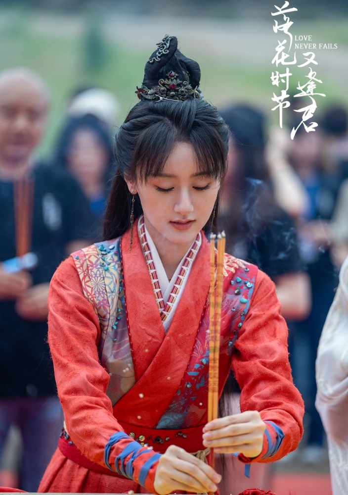 袁冰妍新剧官宣定妆海报造型比褚璇玑还美男主颜值太绝了