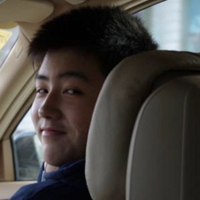 陈飞宇235斤旧照曝出瘦身20斤后前后差别反差巨大