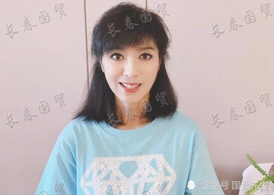 66岁女星米雪近照曝光皮肤紧致身材苗条逆生长似冻龄
