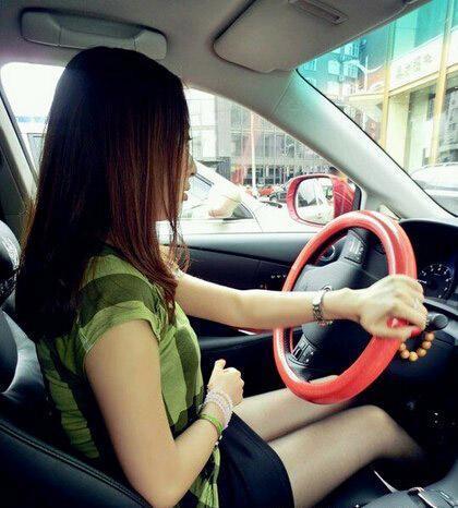 女司机开车为啥容易出事故?这几点原因肯定跑不了!