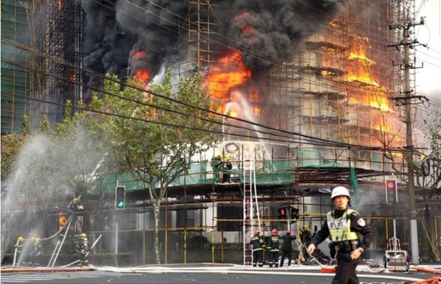 上海特大火灾事故图片