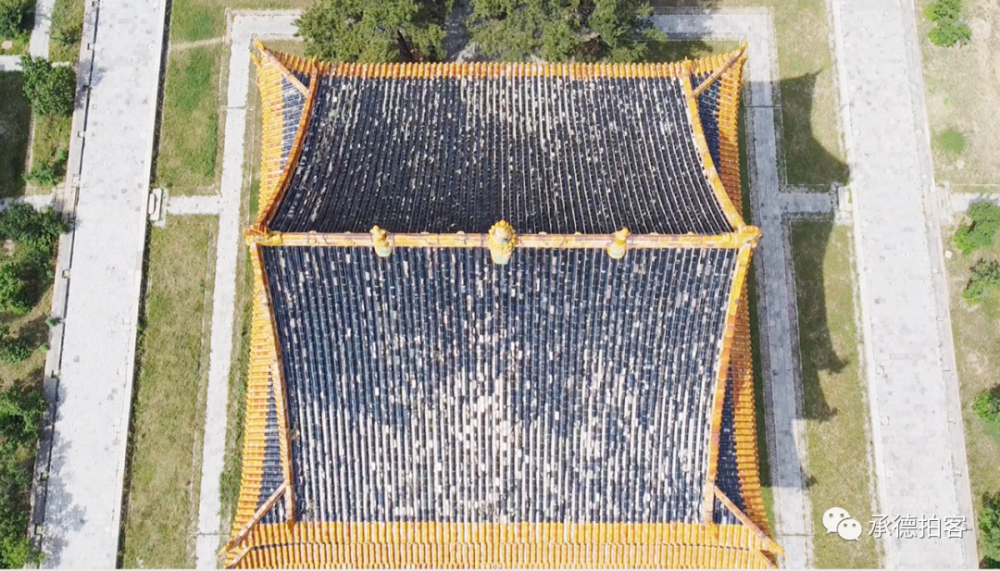 航拍鸟瞰承德外八庙之安远庙方亭子