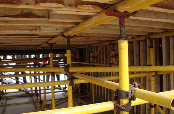 扣件式钢管脚手架的搭设与拆除施工现场按步骤进行