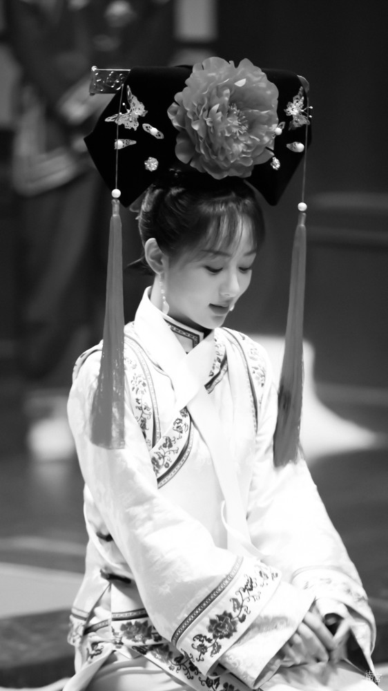 杨紫清宫装太美大家闺秀又自带清冷氛围可爱娇俏我见犹怜