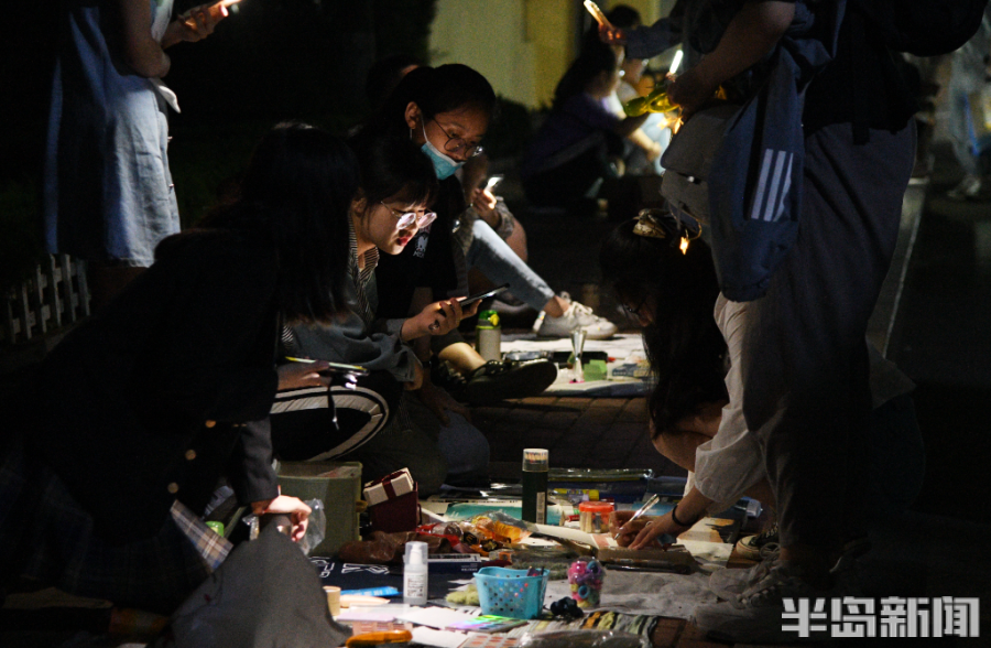 大学里的跳蚤夜市