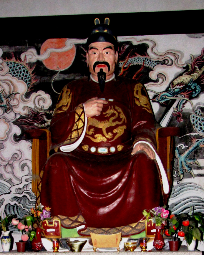 公元909年(后梁开平三年),后梁太祖朱温封王审知为闽王,闽国政权得以