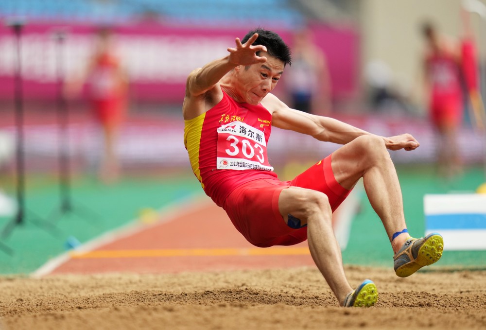 体育田径全国冠军赛男子跳远决赛赛况