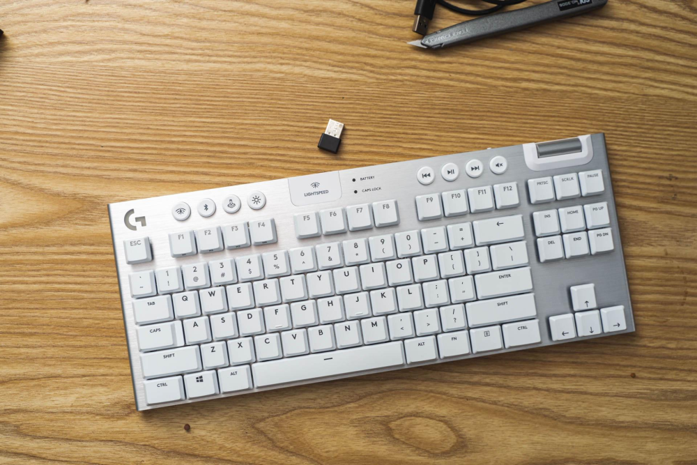 电竞吃鸡争先锋,看罗技g913tkl机械键盘大展身手