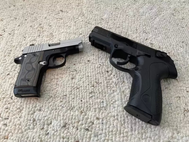 许小姐的两把手枪(美国《世界日报》图)