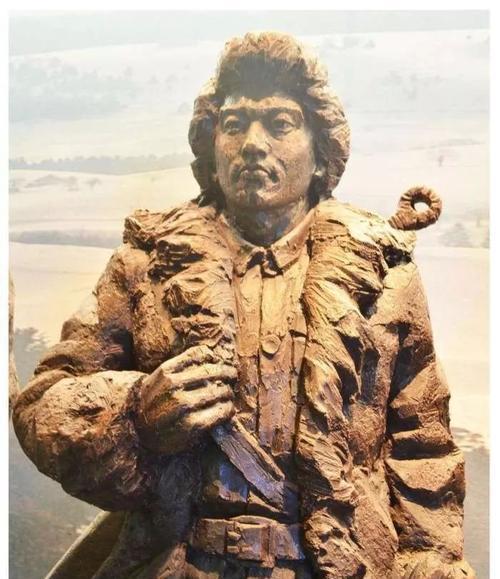 1948年东北工人在修缮看守所时挖出一颗头颅此人身份不简单