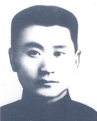 1948年东北工人在修缮看守所时挖出一颗头颅此人身份不简单