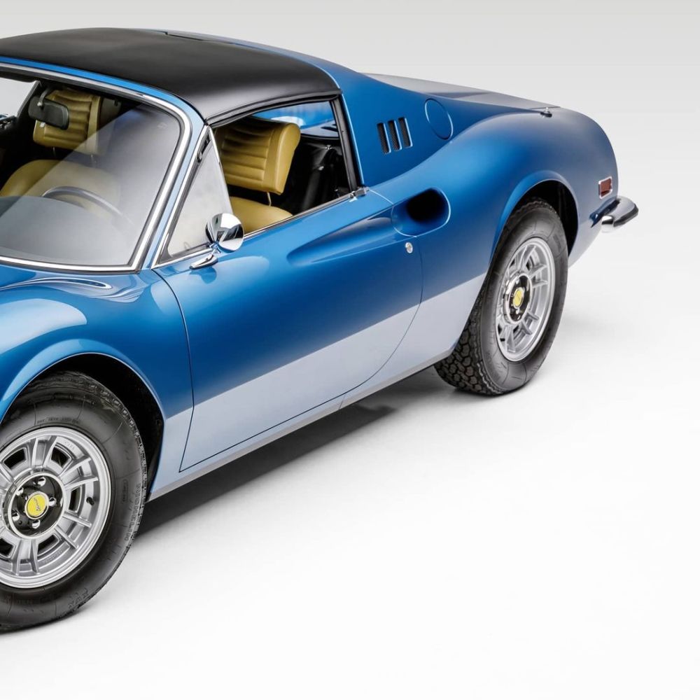 法拉利经典跑车上世纪70年代的迪诺