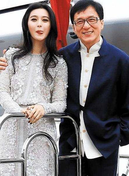 成龙范冰冰亲昵合影为啥只拍上半身看到全身照后网友终于明白了