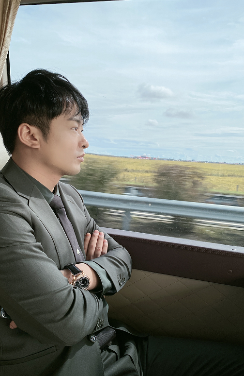 辛巴直播吐槽官方限流,称流量需要花钱买,一个人加7毛钱!