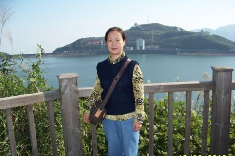 接下来就来听听她的自述 我叫陈美娟,今年46岁了,我来自农村,虽然我