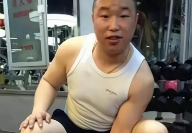 他是德云社最有毅力的演员从胖子逆袭到型男迎娶娇妻